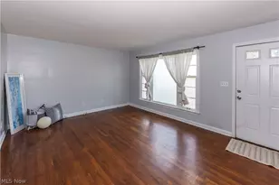 1597 Bond St, Akron, OH 44313 - Photo 6
