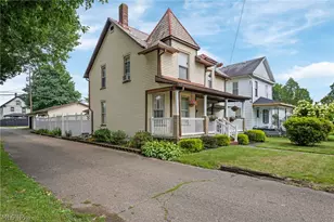907 11th St NW, New Philadelphia, OH 44663 - Photo 2