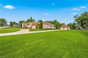 1860 Rockefeller Rd, Wickliffe, OH 44092 - Photo 4
