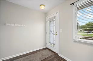 4648 Oak Point Rd, Lorain, OH 44053 - Photo 2