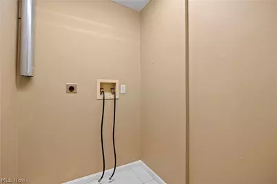 4648 Oak Point Road, Lorain, OH 44053 - Photo 14