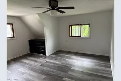 825 Lakewood Beach Drive, Sheffield Lake, OH 44054 - Photo 16