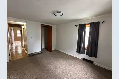 825 Lakewood Beach Drive, Sheffield Lake, OH 44054 - Photo 12