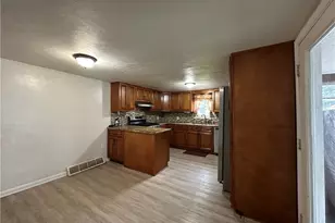 825 Lakewood Beach Dr, Sheffield Lake, OH 44054 - Photo 4