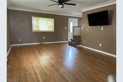 825 Lakewood Beach Drive, Sheffield Lake, OH 44054 - Photo 2