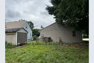 1915 Flint Avenue, Akron, OH 44305 - Photo 4