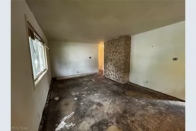 1915 Flint Avenue, Akron, OH 44305 - Photo 6