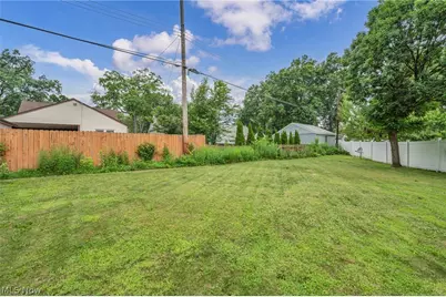 1062 McShane Drive, Cuyahoga Falls, OH 44221 - Photo 48