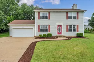 1062 McShane Dr, Cuyahoga Falls, OH 44221 - Photo 1