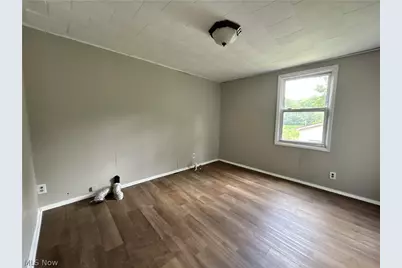 2370 W 23rd Street, Bellaire, OH 43906 - Photo 8
