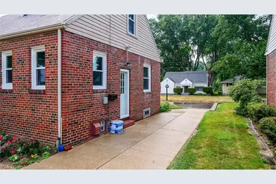 61 Hawk Avenue, Akron, OH 44312 - Photo 16