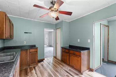 319 N 7th Street, Martins Ferry, OH 43935 - Photo 10