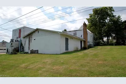 211 Yoder Avenue NE, Sugarcreek, OH 44681 - Photo 4