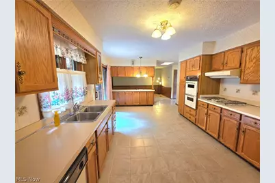 2131 Ridgebury Drive, Painesville Twp, OH 44077 - Photo 2