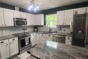 10523 Herrington Drive, Aurora, OH 44202 - Photo 8