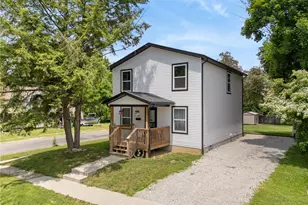 427 W Oak St, Orrville, OH 44667 - Photo 2