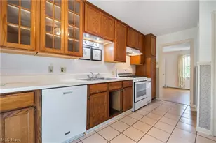 11 Ross Dr, Akron, OH 44313 - Photo 8