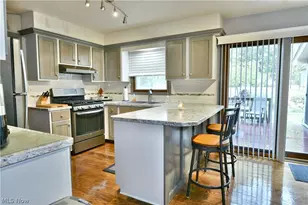 541 Stoneybrook Ln, Canfield, OH 44406 - Photo 6