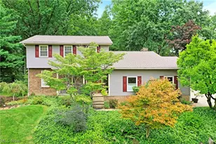 541 Stoneybrook Ln, Canfield, OH 44406 - Photo 2