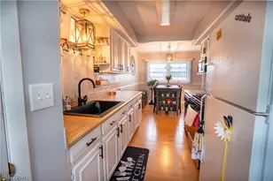 620 Dresden Dr, Hubbard, OH 44425 - Photo 6