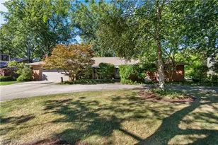 37523 Arlington Dr, Willoughby, OH 44094 - Photo 2