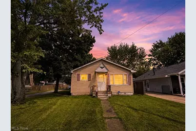 327 Franklin Avenue, Elyria, OH 44035 - Photo 2
