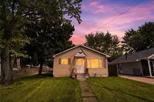 327 Franklin Ave, Elyria, OH 44035 - Photo 2