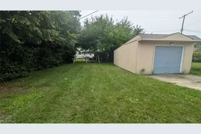 270 E 330th Street, Willowick, OH 44095 - Photo 26