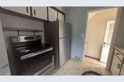 270 E 330th Street, Willowick, OH 44095 - Photo 24