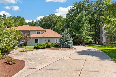2931 Canterbury Court, Willoughby Hills, OH 44094 - Photo 2