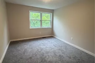 9409 Manor Ave, Loveland, OH 44104 - Photo 10