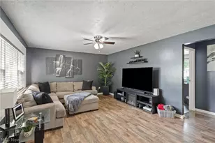 5684 Stanford Ave, Youngstown, OH 44515 - Photo 2