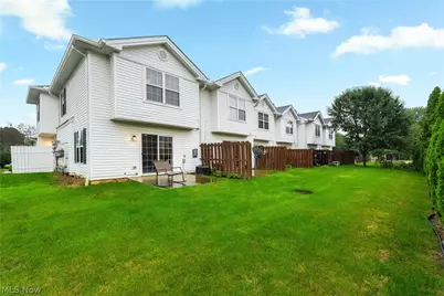 132 Sand Court #6, Fairlawn, OH 44333 - Photo 2
