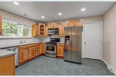 6609 Debbie Drive, North Ridgeville, OH 44039 - Photo 10