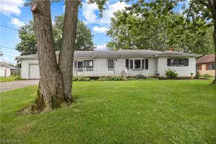 814 S Logan St, Elyria, OH 44035 - Photo 2