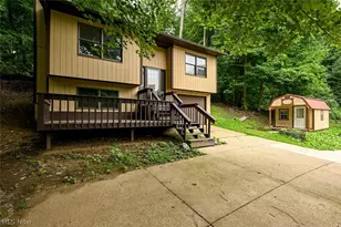 3725 Rome Dr, New Franklin, OH 44319 - Photo 2