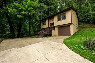 3725 Rome Dr, New Franklin, OH 44319 - Photo 4