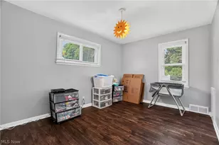 2239 Larchmont Dr, Wickliffe, OH 44092 - Photo 14