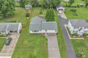 131 Yunker Ct, Elyria, OH 44035 - Photo 4