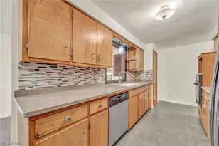 131 Yunker Ct, Elyria, OH 44035 - Photo 18