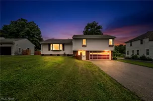 131 Yunker Ct, Elyria, OH 44035 - Photo 2