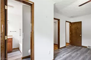 33749 Kenilworth Rd, Eastlake, OH 44095 - Photo 16