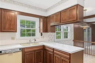 2724 Olentangy Dr, Akron, OH 44333 - Photo 8