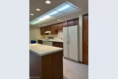 119 Burlington Oval Drive #10, Chardon, OH 44024 - Photo 8