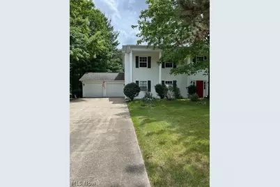 119 Burlington Oval Drive #10, Chardon, OH 44024 - Photo 2