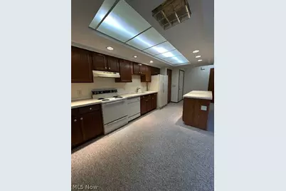 119 Burlington Oval Drive #10, Chardon, OH 44024 - Photo 4