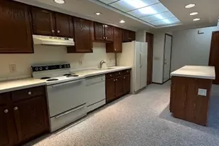 119 Burlington Oval Dr, Chardon, OH 44024 - Photo 4