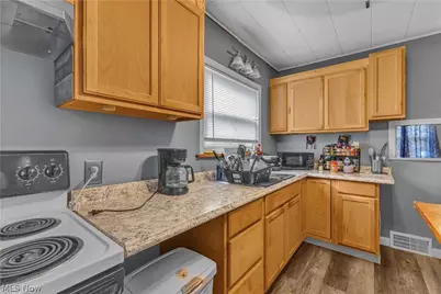 313 Woodside Avenue NE, North Canton, OH 44720 - Photo 6