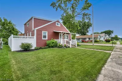 902 E 2nd Street, Port Clinton, OH 43452 - Photo 4