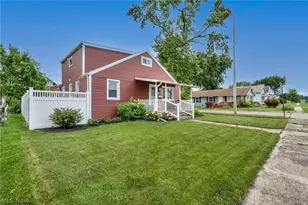 902 E 2nd St, Port Clinton, OH 43452 - Photo 4